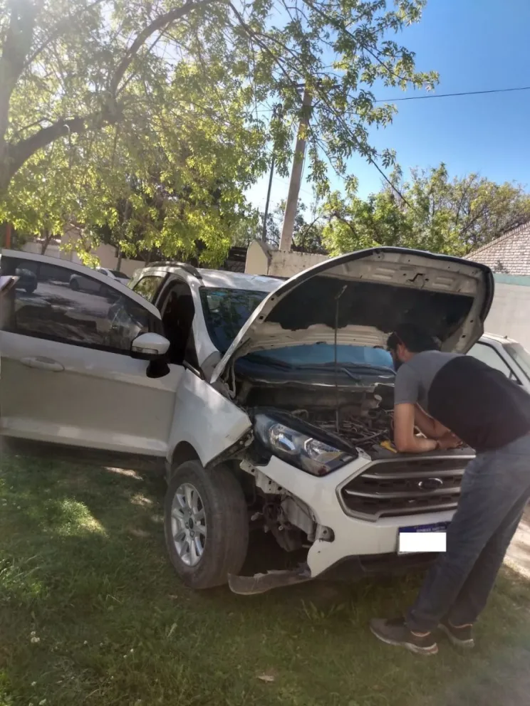 Operativo policial en Cipolletti: secuestran camioneta con documentación falsa