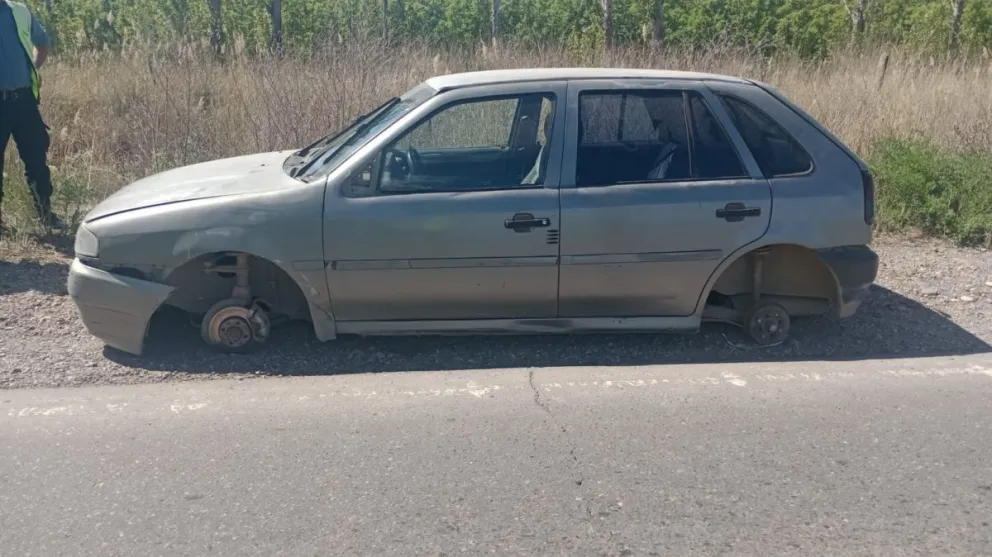 La policía recupera vehículo robado en Cipolletti