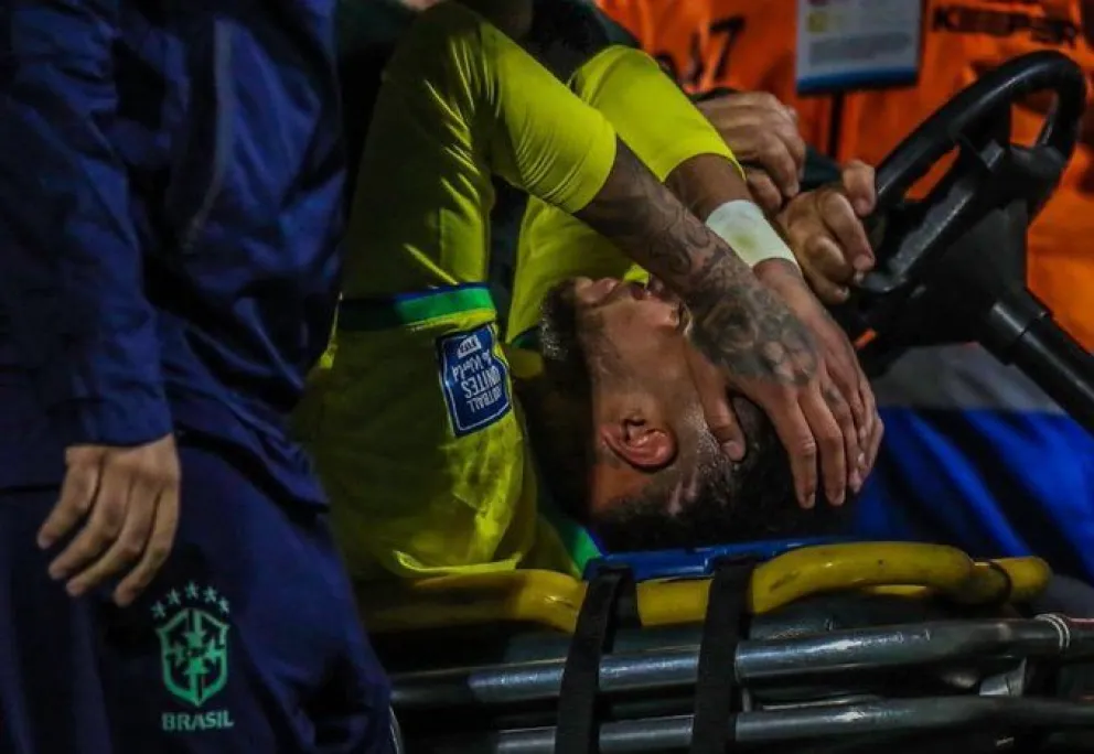 Neymar afuera entre seis y ocho meses: se confirmó la dura lesión del astro brasilero