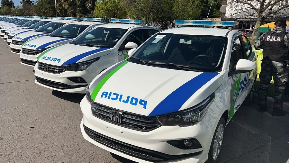 Refuerzan la seguridad en diferentes localidades valletanas con la entrega de patrulleros y motos