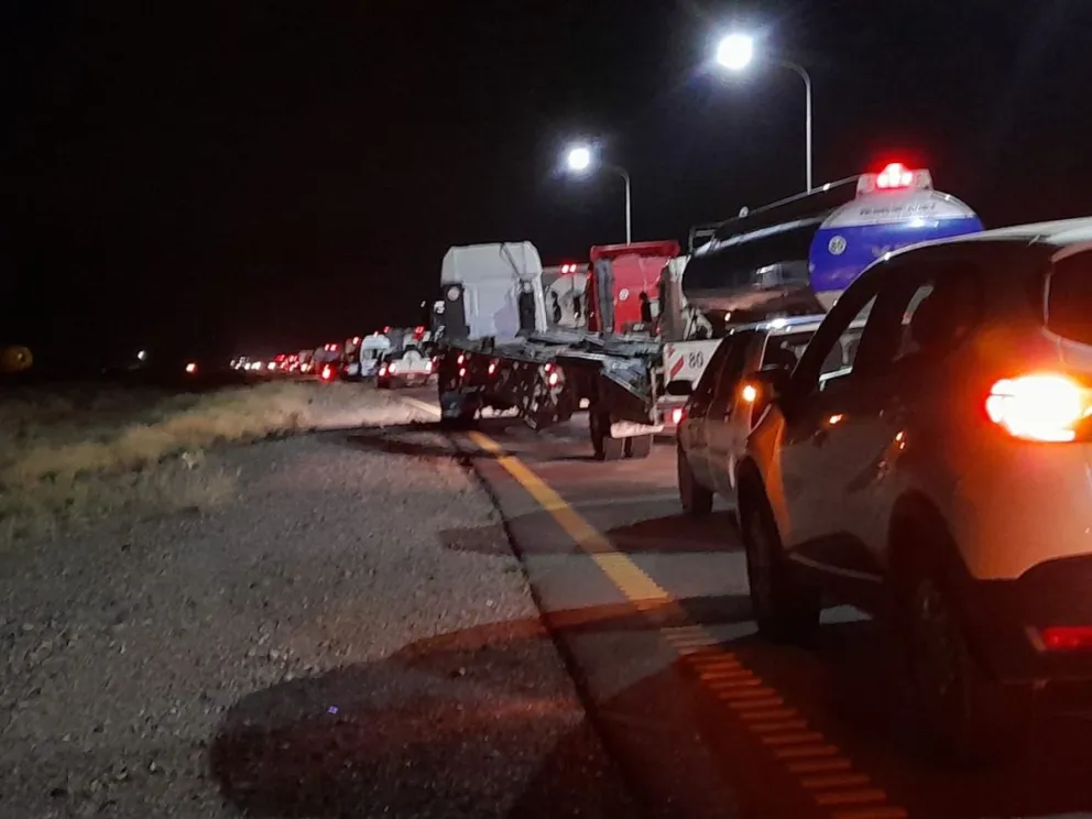 Graves complicaciones para transitar en Ruta 22 por una protesta de la CTA