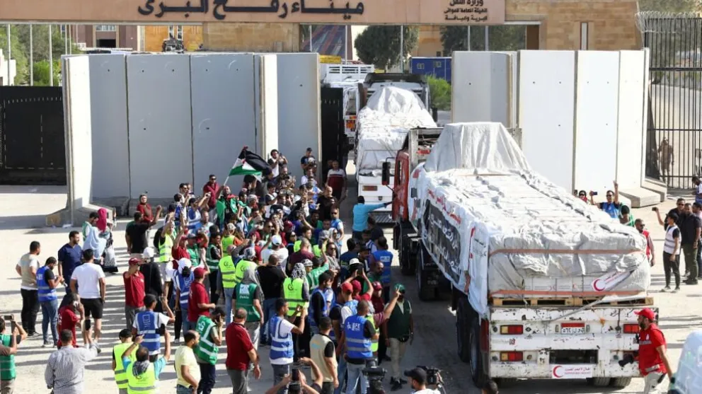 Los primeros camiones de ayuda humanitaria entran a la Franja de Gaza