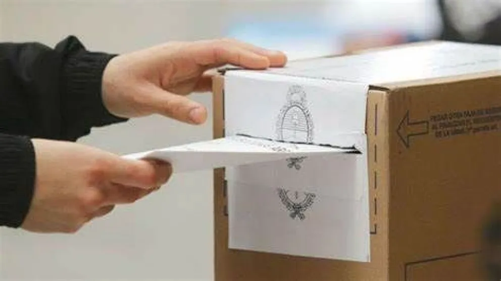 ¡Abrieron las escuelas! Comienza la jornada electoral para definir el futuro del país