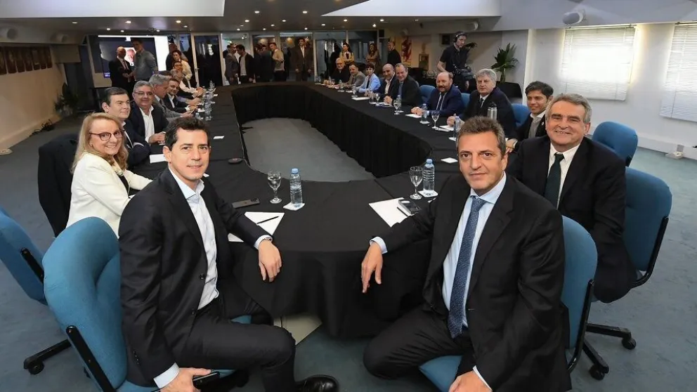 Massa se reúne con gobernadores para definir estrategia ante balotaje