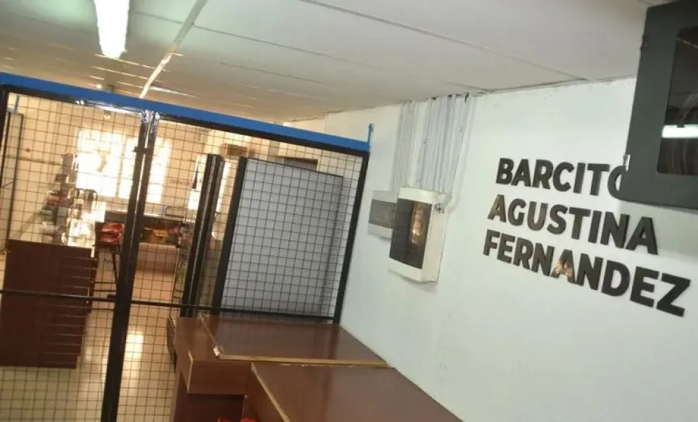 Homenaje a Agustina Fernández en la Facultad de Medicina