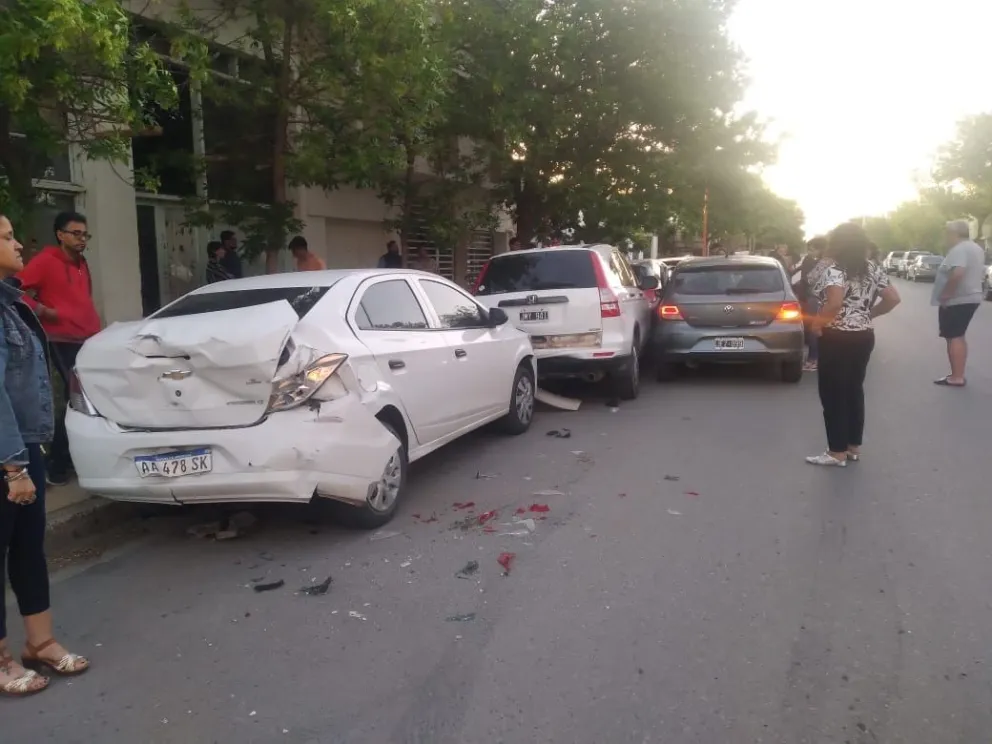 Un menor de edad sin carnet protagonizó un choque múltiple