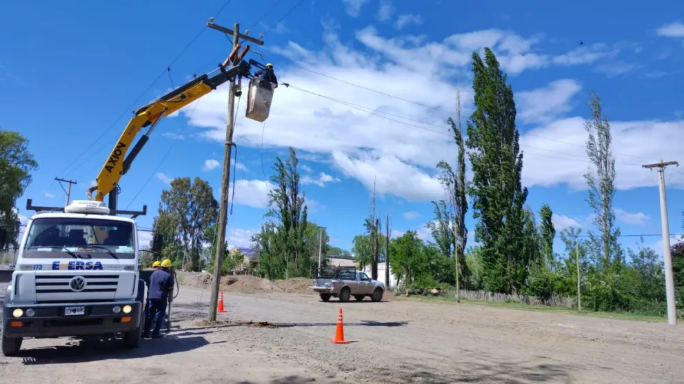 Tormenta de viento: todavía trabajan para restablecer el servicio en zonas rurales