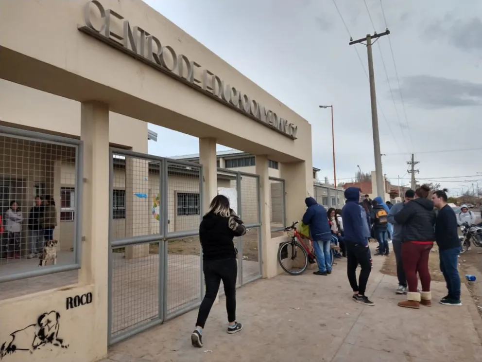 Clases suspendidas en la escuela ESRN 152 por una pérdida de gas