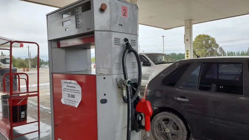Comienza a regularizarse el suministro de combustible en Cipolletti