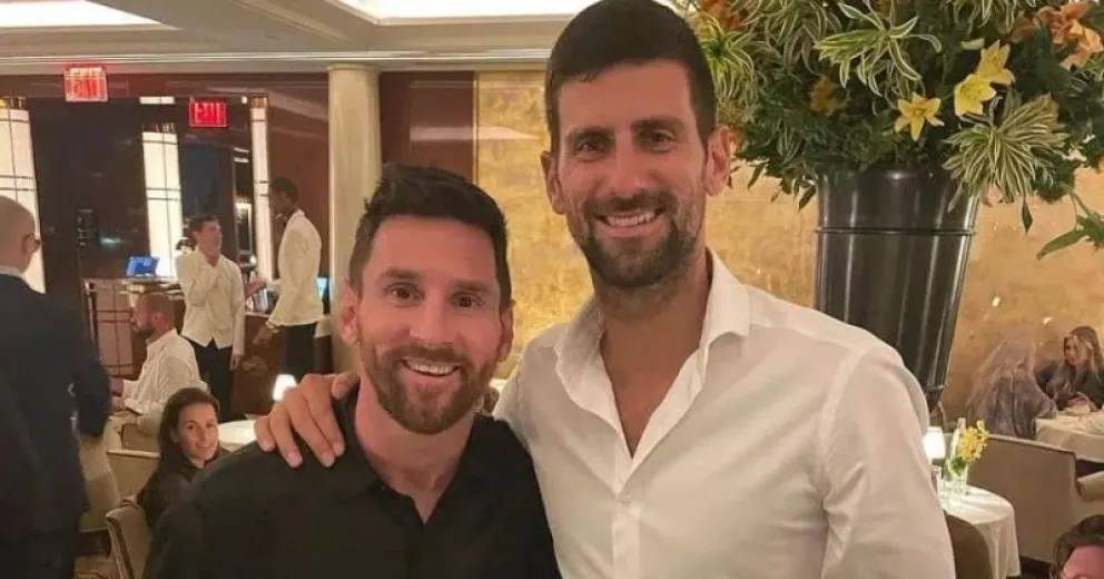 Emotivo encuentro entre Messi y Djokovic en el Balón de Oro