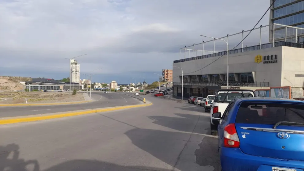 Un joven trabajador del hospital fue atropellado y dejado abandonado 