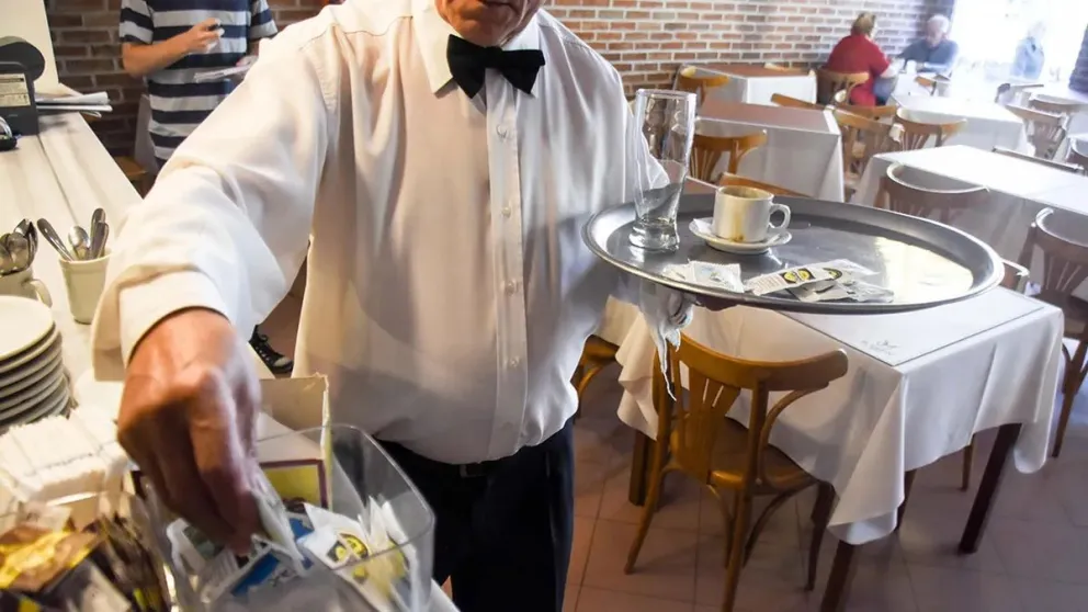 Mozo en confiteria fue despedido por problemas de salud -