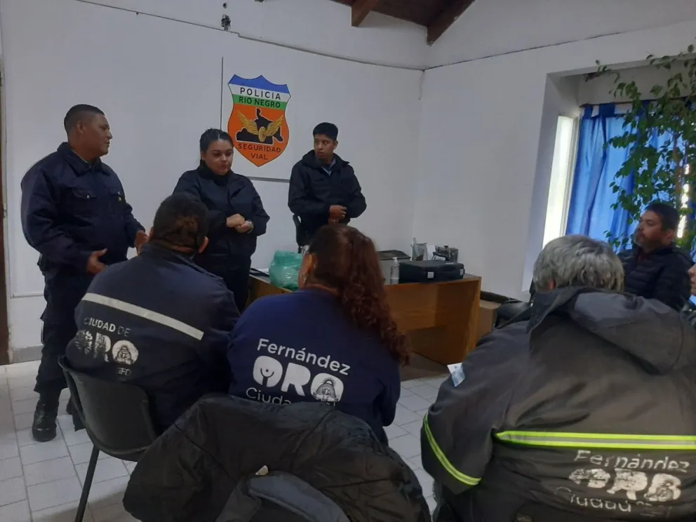 Policía de Seguridad vial capacitó a inspectores de tránsito de Oro en Cipolletti