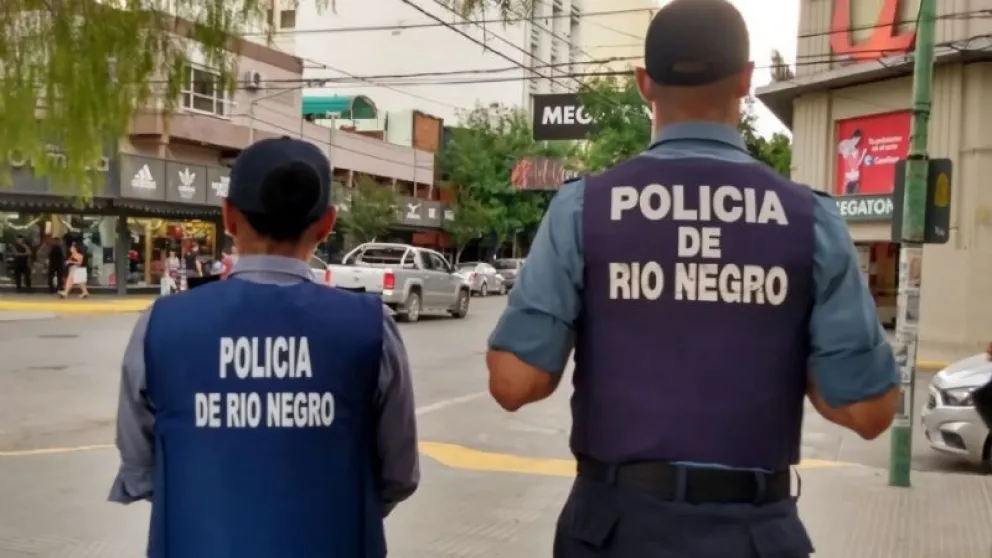   Detuvieron a dos pasajeros provenientes de Tucumán con pedido de captura en la Ruta 22