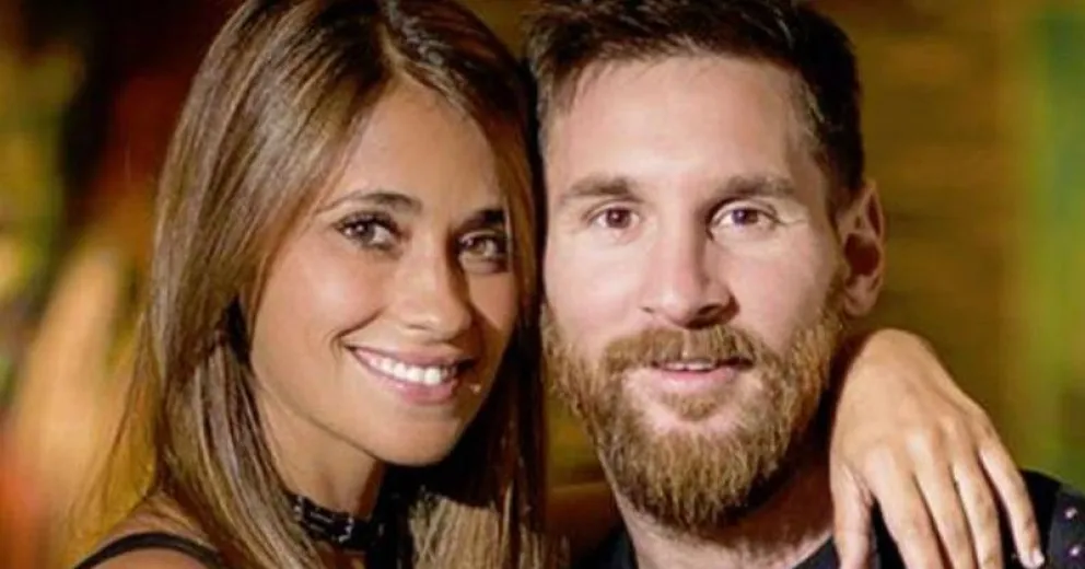 El tierno gesto de Messi hacia su esposa tras ganar el Balón de Oro