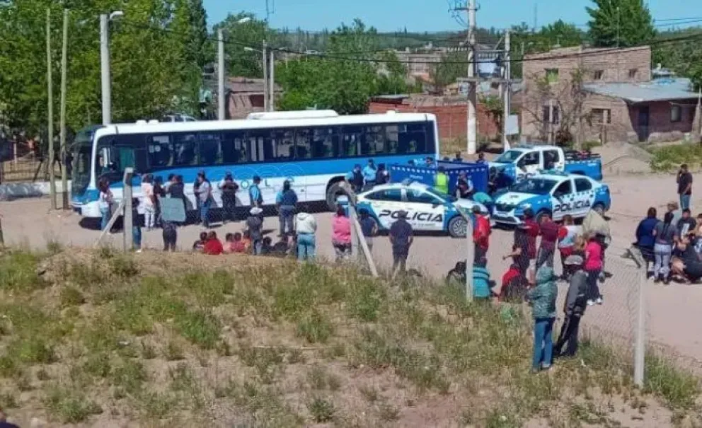 Trágico choque entre un motociclista y un colectivo 