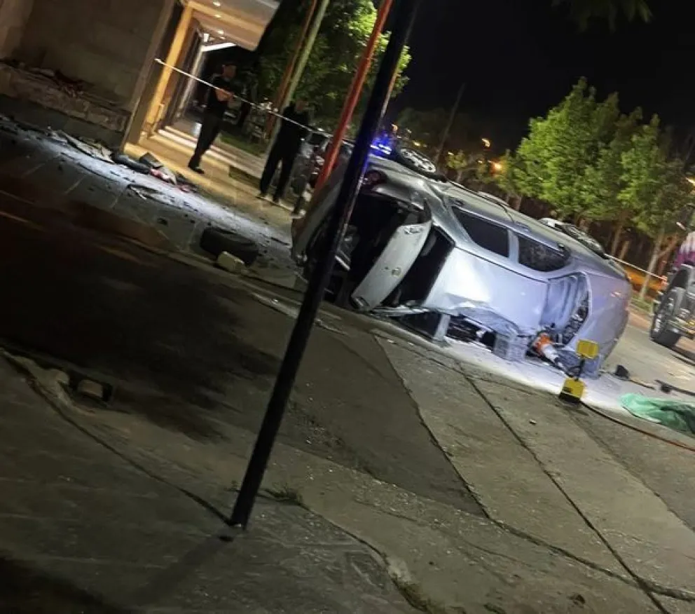 Trágica muerte de un automovilista en la calle Velez Sarfield e Independencia