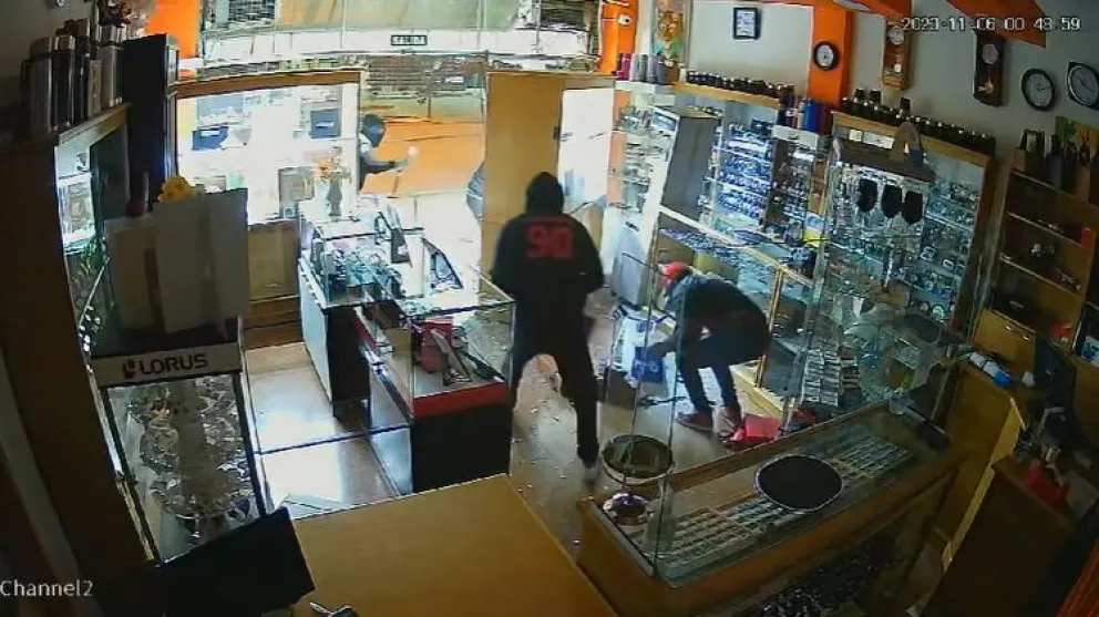 Video: Así fue el robo a la joyería desde adentro 