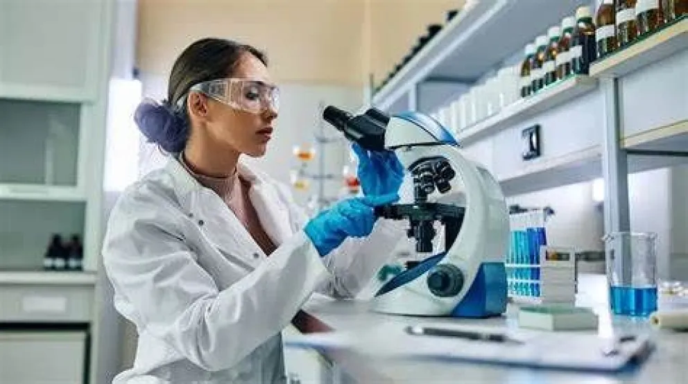 Bioquímicos cobrarán un extra a afiliados de prepagas