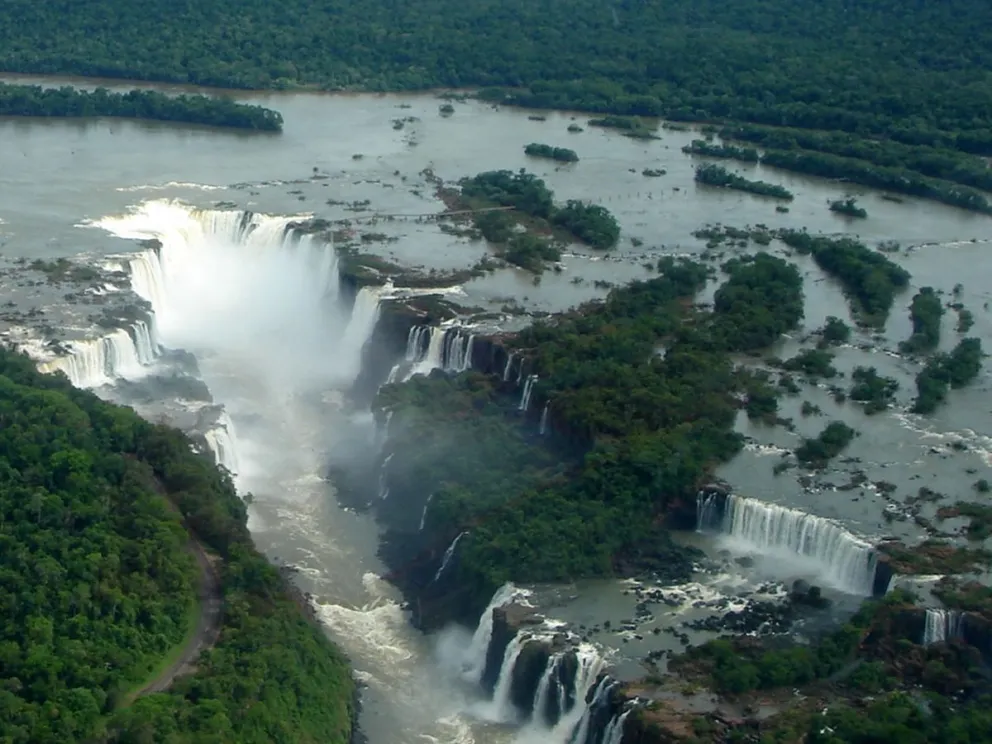El futuro de las Cataratas del Iguazú: una visión impresionante según la IA