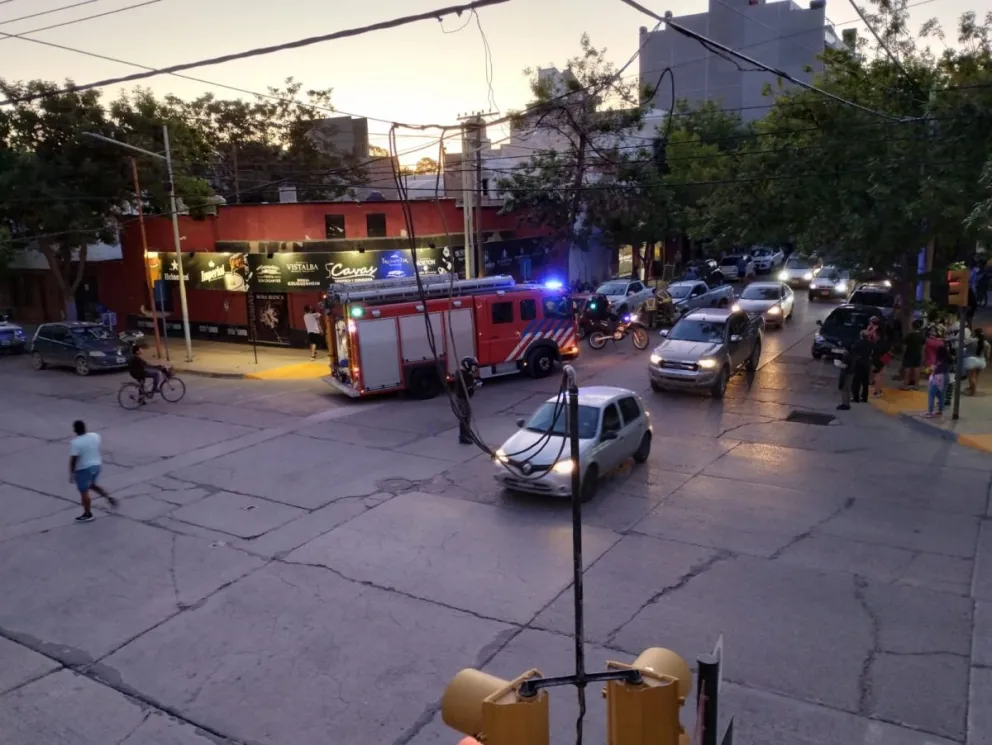El delincuente que robó una camioneta y arrastró a su dueña será acusado de tentativa de homicidio