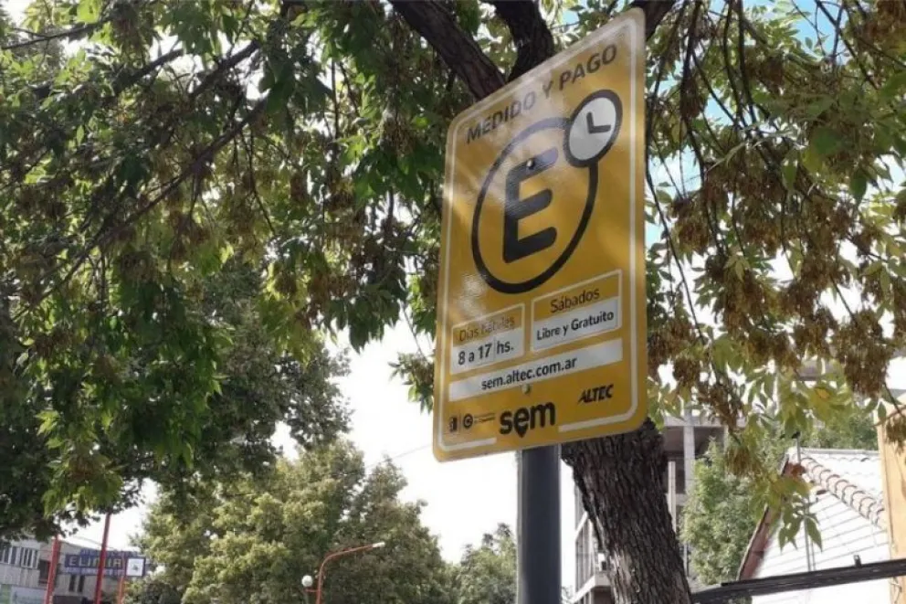 Atención hoy no habrá cobro por el estacionamiento en Cipolletti