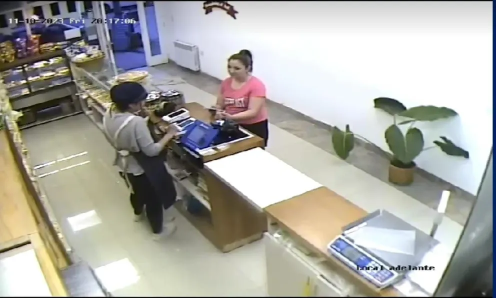 Robo en la panadería "El Sol": dos mujeres se llevaron más de $25mil en comida