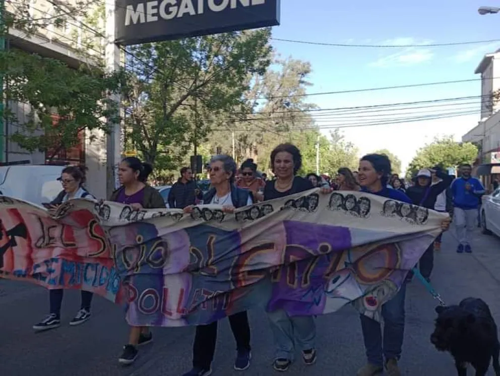 Marcharon por los 26 años del triple crimen en Cipolletti