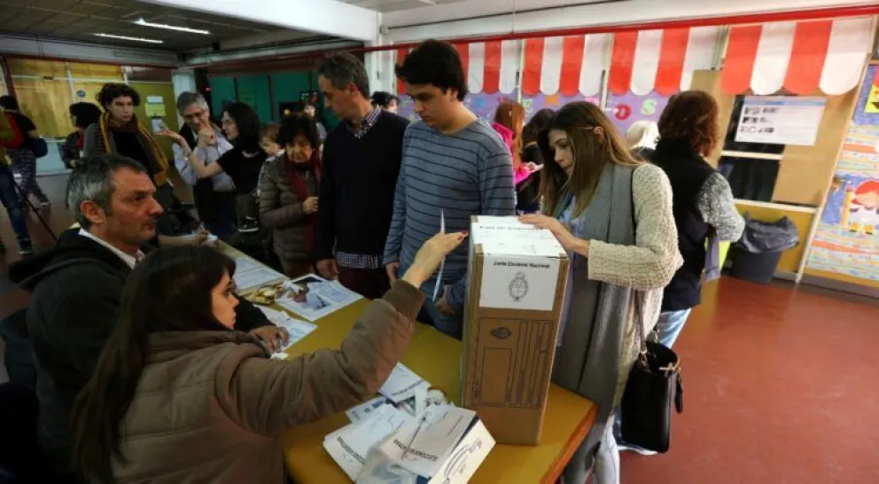 Hoy domingo se vota: ¿qué actividades están prohibidas según el Código Electoral?