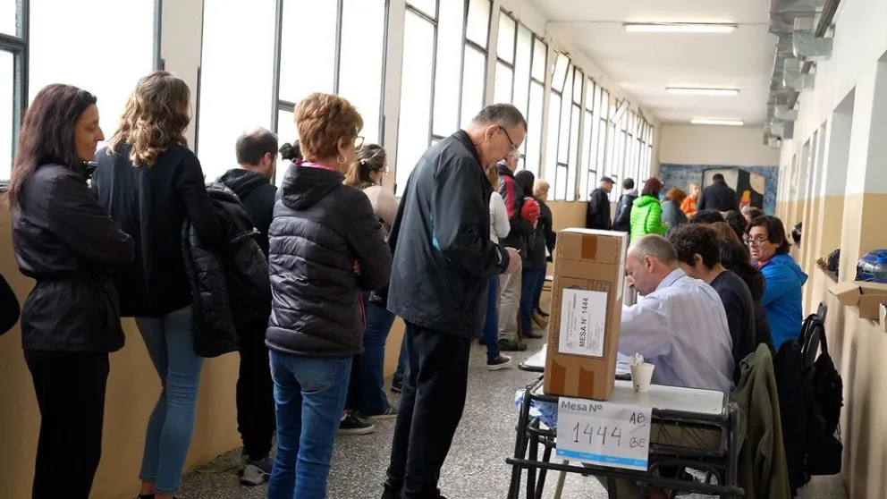 Abren los comicios para el balotaje: Cómo empezó el día y lo que tenes que saber para acercarte a votar 