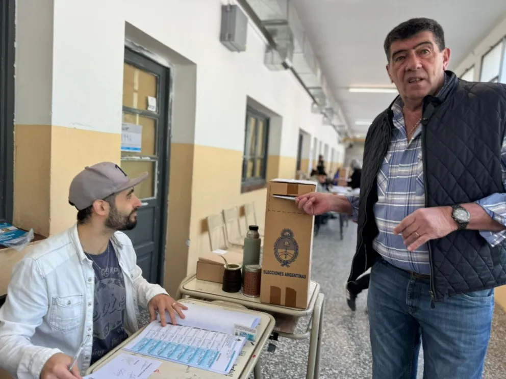 Claudio Di Tella emitió su voto "hay que pensar sobre todo en un país más federal”