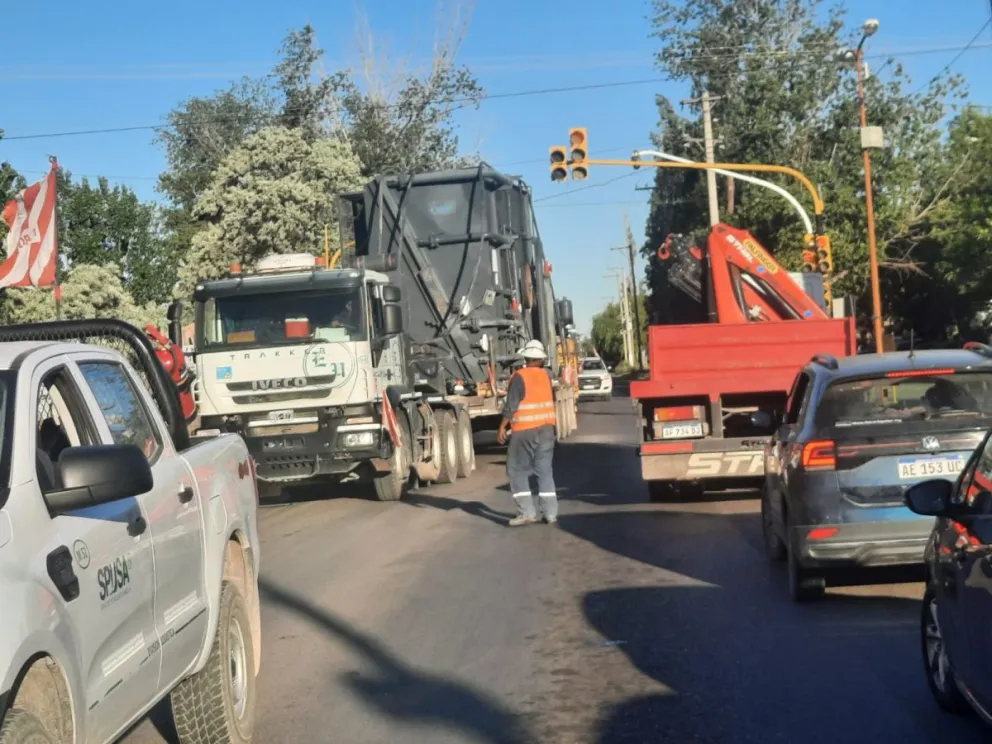 Por tránsito pesado hubo un gran despliegue de seguridad vial en Circunvalación, preocupa el deterioro del asfalto 