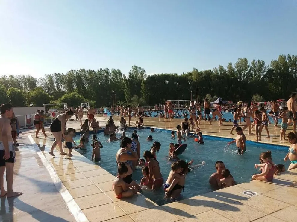 Realizan la puesta a punto del natatorio municipal pero aún no hay fecha de apertura