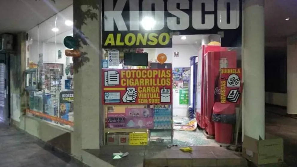 Video: robaron por segunda vez a un kiosko de calle Mengelle
