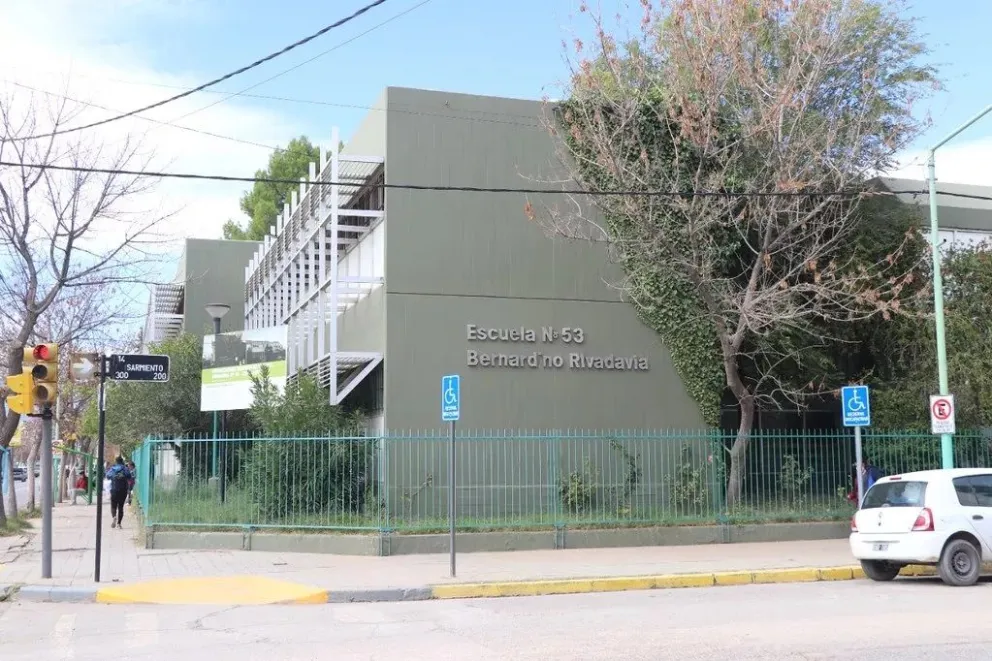 Insólita situación se vivió en el turno mañana en la Escuela 53, podría tratarse de una “travesura” 