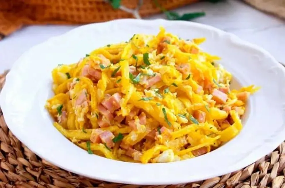 Delicioso revuelto gramajo, la opción fácil y económica para tus almuerzos