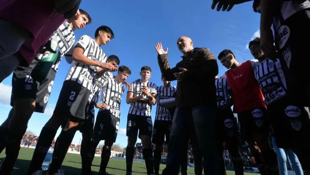 Liga Confluencia: Cipolletti se define en semifinales contra Atlético Regina