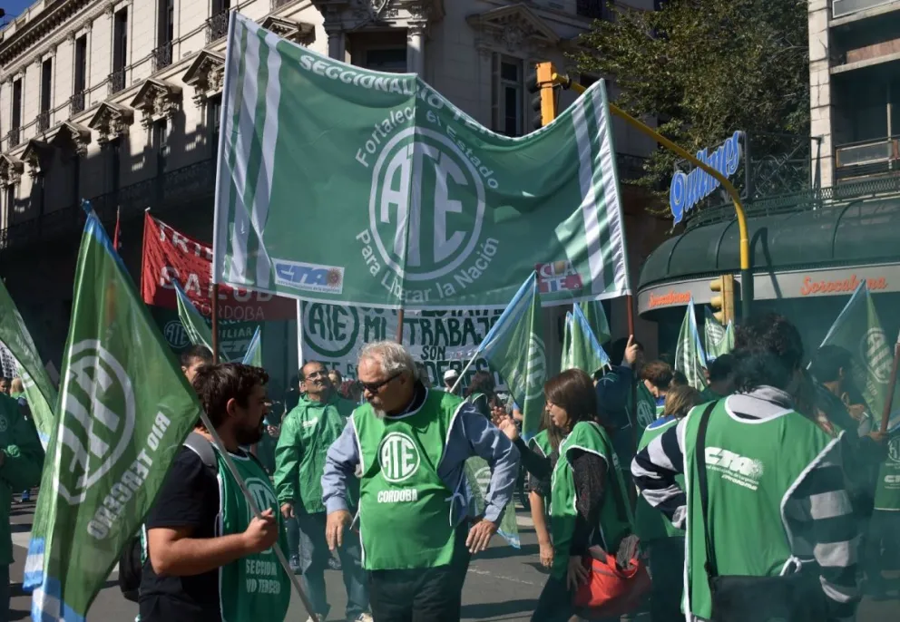 ATE inicia paro y petroleros se pronuncian ante medidas del nuevo gobierno