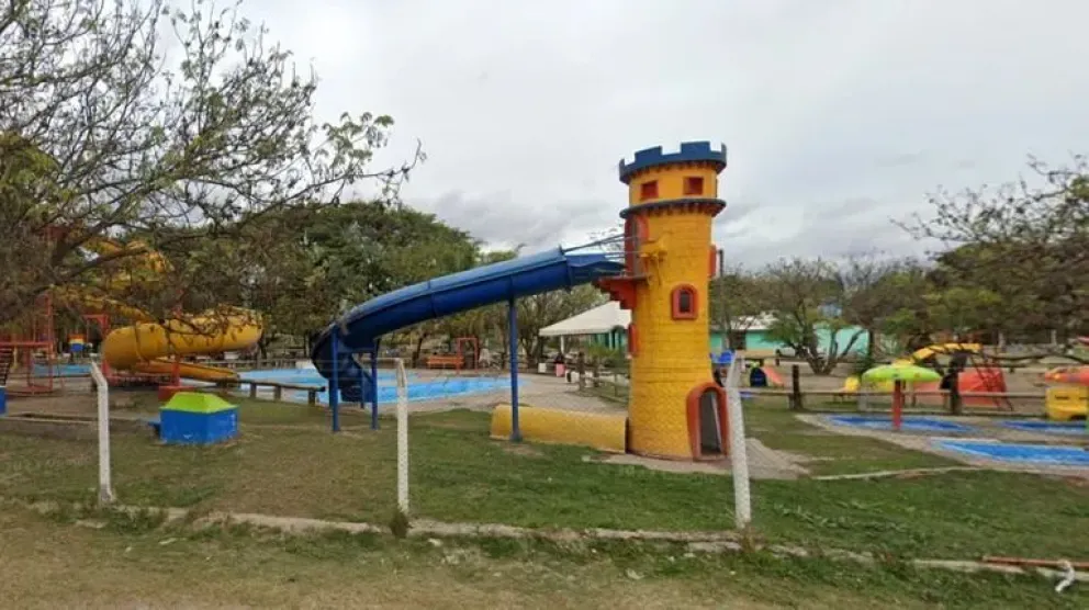 Tragedia en Santiago del Estero: una nena de 4 años murió ahogada en un parque acuático