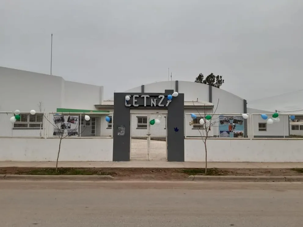 Más de 70 estudiantes se quedaron sin banco en el CET 70 