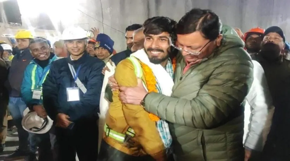 Éxito en el rescate de los 41 mineros atrapados en India