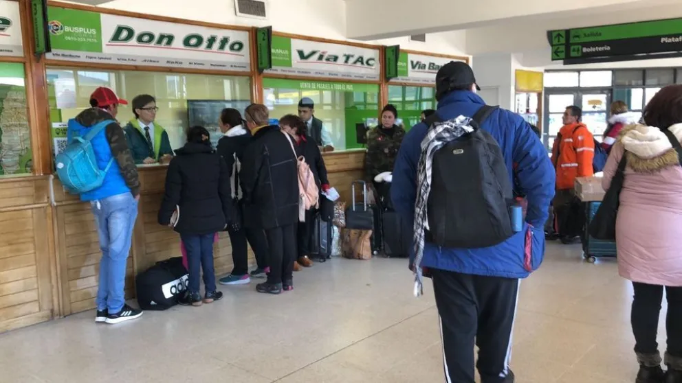 Estudiantes denunciaron que las empresas de transporte no quieren aplicar el descuento correspondiente