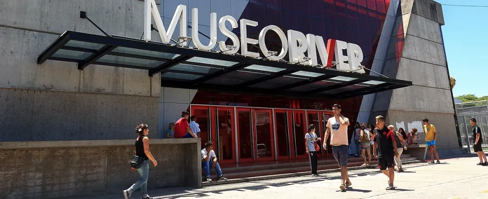 Robaron la copa más antigua del museo de River que pesa 18 kilates de oro 