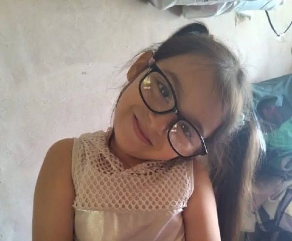 Ayuda solidaria para Almita que necesita comprarse unos lentes especiales