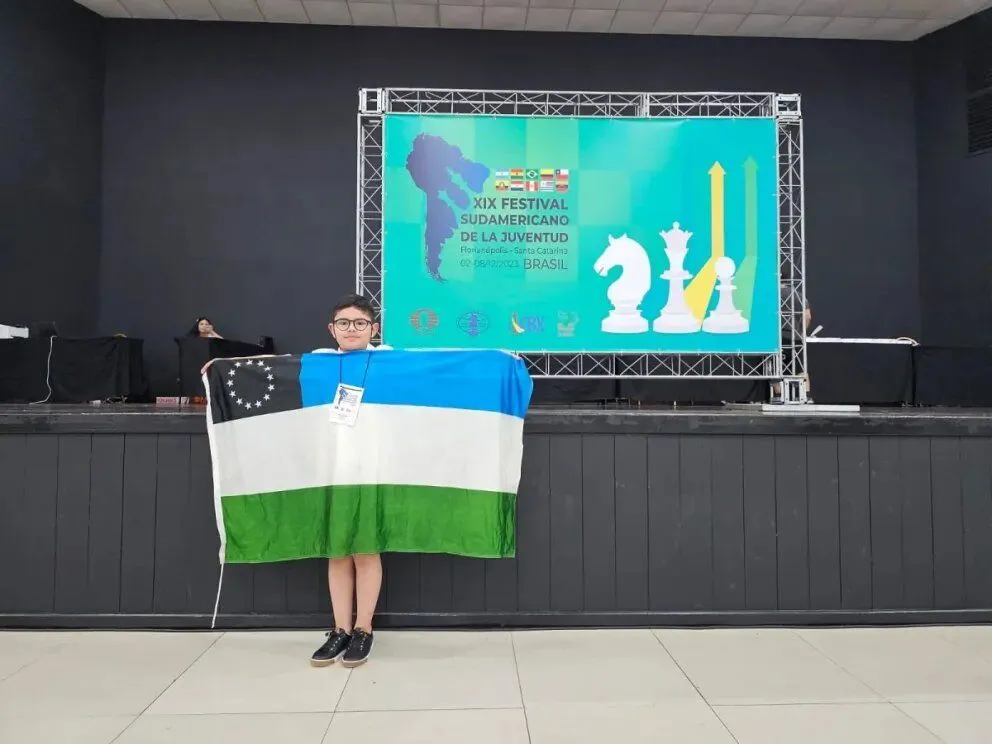 Es rionegrino, tiene 8 años y es el Nº 1 en el ajedrez argentino