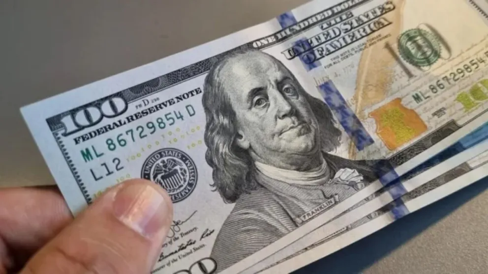 ¿Lo conocías?: Este es el billete de 100 dólares que se vende a casi 320 mil pesos por un detalle en particular