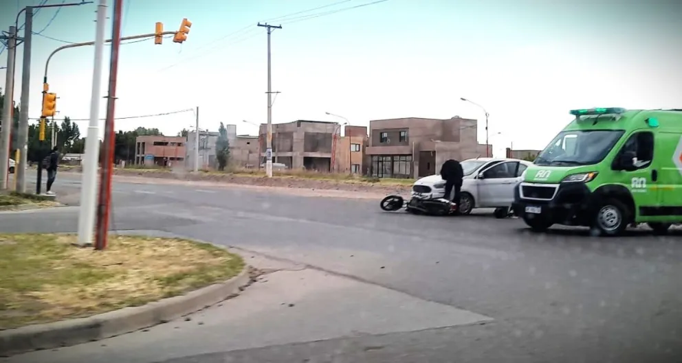 El siniestro vial de cada día: esta vez, entre un auto y una moto