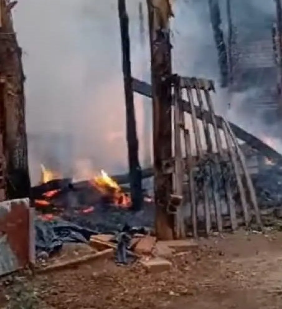 VIDEO: Un incendio quemó por completo una vivienda en Ferri