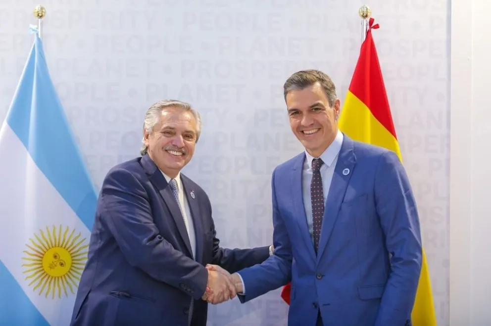 Pedro Sánchez negó que iba a contratar a Alberto Fernández como asesor presidencial