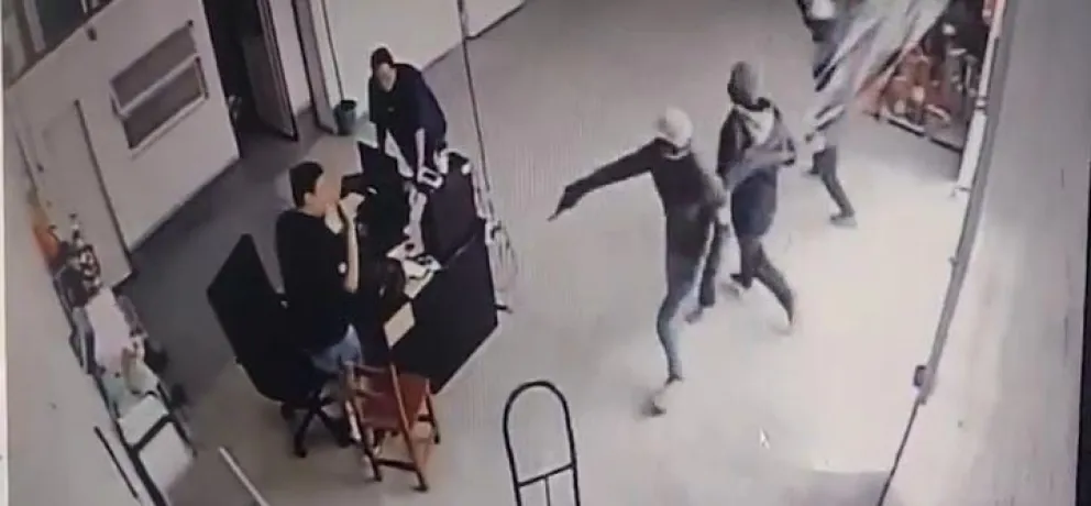  Balacera y robo en una distribuidora de la ciudad Cipolletti